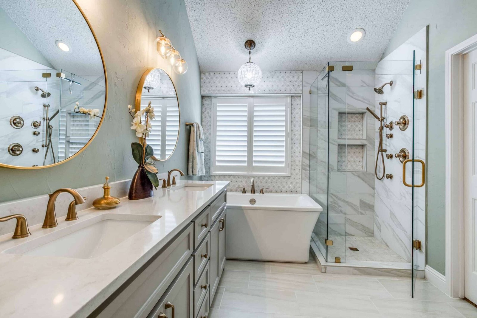 Luxury bathroom renovation by Gold Coast Remodeling & Renovation